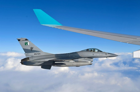 Тоқаев Пәкістанға барды