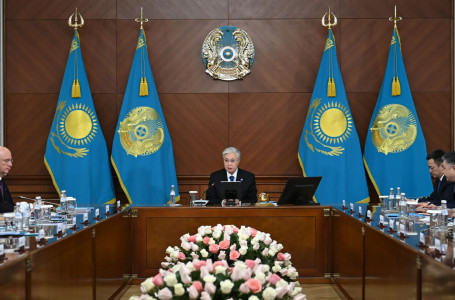 “Қазақстан суперпрезиденттік билік формасынан түбегейлі бас тартады“ - Тоқаев