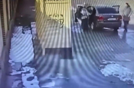 Аялдамадан ұрлап кеткісі келген: Таразда 13 жастағы қызды құтқарған ер адам марапатталды 