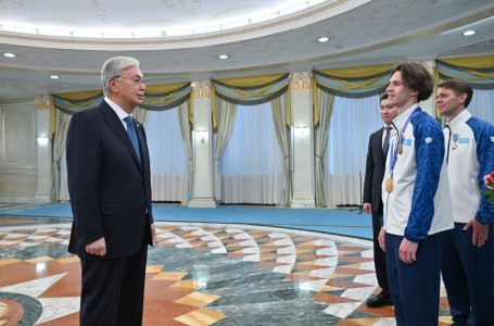 “Көптен күткен тарихи жүлде“. Тоқаев Шайдоровты марапаттады