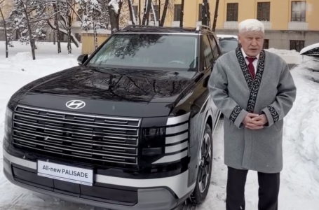 “Өмір бойы тапал көлік мініп едім“. Танымал кәсіпкер академик Асқар Жұмаділдаевқа темір тұлпар мінгізді