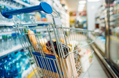 “Бәріне ҚҚС-ны кінәлаудың қажеті жоқ“. Қазақстанда азық-түлік неге қымбаттап кетті?