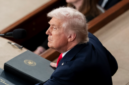 Трамп АҚШ-тағы қару-жарақ өндірісіне қатысты тосын мәлімдеме жасады