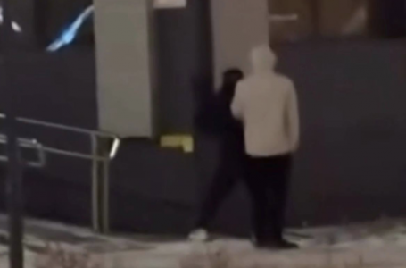 Семейде екі шетелдік азамат қоғамдық орында дәрет сындырған