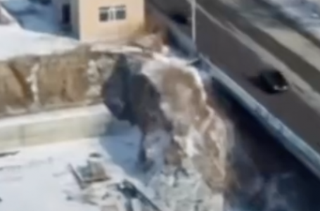 Семейде әйел көпірден секіріп мерт болды