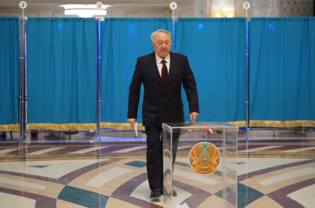 Нұрсұлтан Назарбаев референдумда дауыс берді