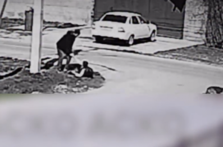 Шымкентте көшенің ортасында 5-сынып оқушысын ұстап алып соққыға жыққан адам ұсталды