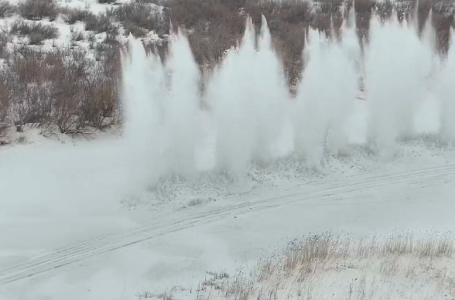 Екі өңірдегі өзендерде болған “қорқынышты жарылыс“ видеоға түсіп қалды