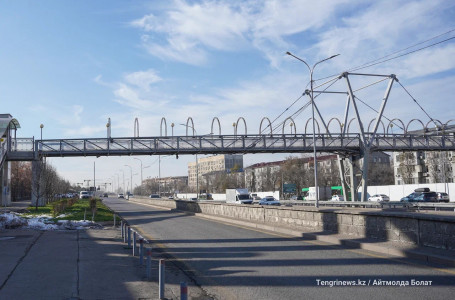 Алматыда әл-Фарабидегі көпірден құлаған ер адам қаза тапты