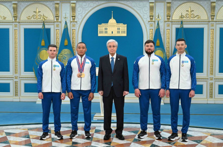 Ербол Хамитов пен оның бапкерлеріне ордендер табысталды