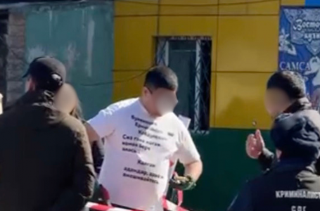 Қарағандыда базар маңында ер адам үстіне бензин құйып, өзін өртемек болған