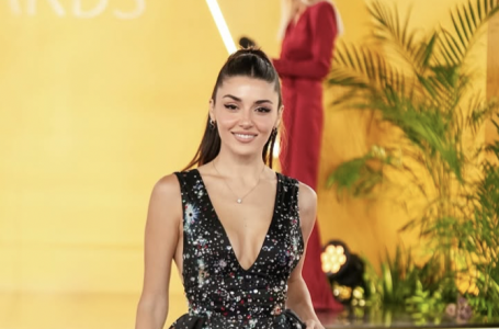 Танымал түрік актрисасы Ханде Эрчел Ыстанмбұл әуежайында ұсталды