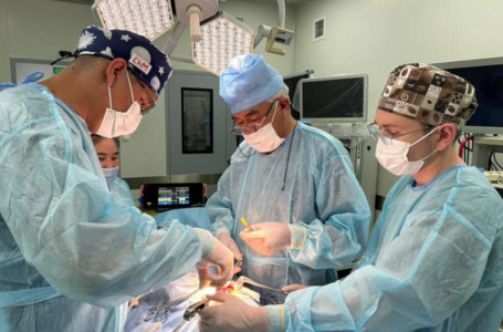 Сирек кездесетін жағдай: Алматыда 12 жастағы қыз өз шашын жеп, ота үстелінен бір шықты