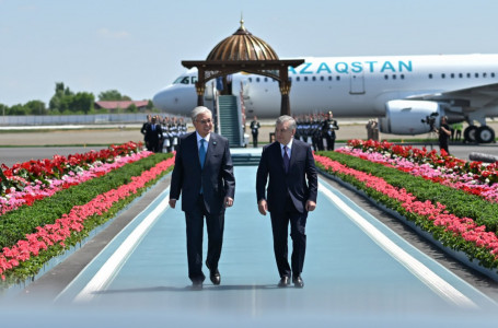 Тоқаев Өзбекстанға жұмыс сапарымен барды