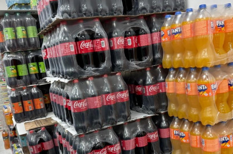 Шымкентте Coca-Cola брендінің атын жамылып қолдан сусын жасағандар әшкере болды