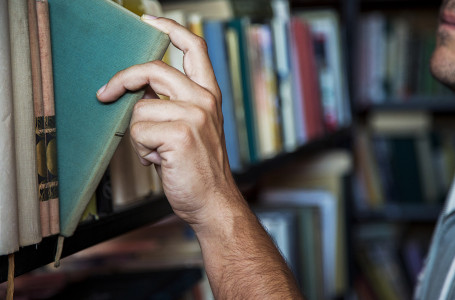 Ұлттық кітап күні: еліміздің қай өңірінде кітапхана көп және қай өңірде халық кітапханаға жиі барады?