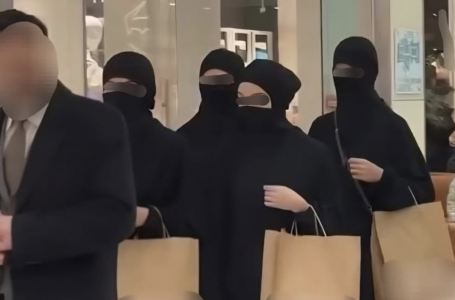 Алматыда ер адам қоғамдық орында бетін тұмшалаған бірнеше әйелмен жүрген: полиция пікірі