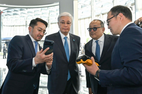 Тоқаевқа Қазақстандағы алғашқы криптовалютамен төлеу үрдісі көрсетілді