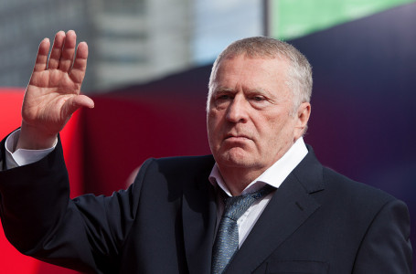 Алматыда ресейлік депутат Жириновскийге ескерткіш тақта орнату ұсынылды