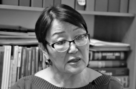 “Алтын адам“. Депутат Ермұрат Бапи қаралы хабарды жеткізді