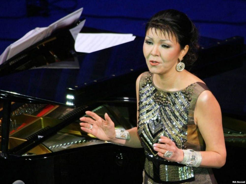 Дариға Назарбаева "Астана Опера" театрында ән шырқайды