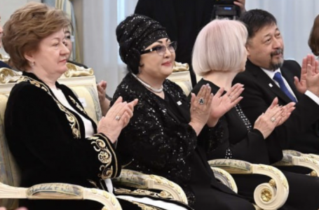 “Аға, мынаны сізге бере салуға бола ма?“ Президенттен марапат алған Мақпал Жүнісованың видеосы жұртты тәнті етті 