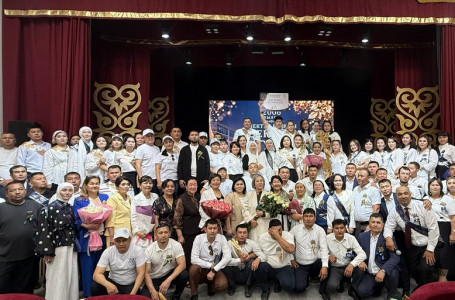 Жаңаөзенде түлектер сыныптастарына үй сыйлады