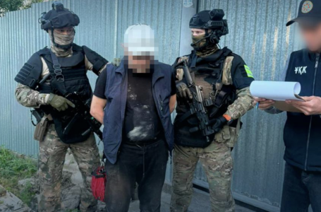 ҰҚК Алматы облысында ер адамды есірткі дайындап жатқан жерінен ұстады