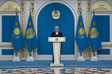 “Құқық күйбең тірліктен басталуы қажет“. Президент қоғамдық орындарда әдеп сақтау мәселесін көтерді