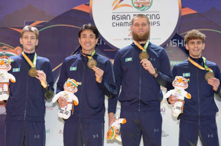 Семсерлесуден Азия чемпионаты: Қазақстан Олимпиада чемпиондарын жеңіп, алтын алды