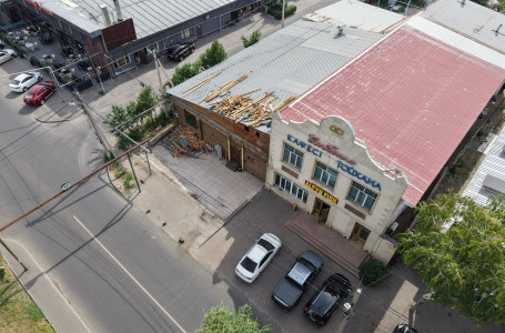Алматыда тағы бір дәмхана сүрілді: әкімдік себебін түсіндірді