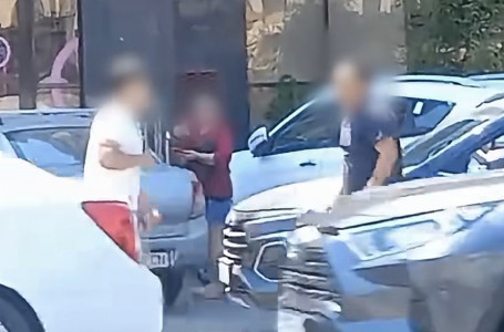 Астанада жол үстінде жұдырықтасқандар видеоға түсіп қалды