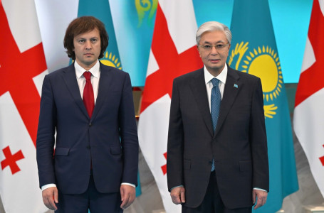 Тоқаев Грузия премьер-министрімен шағын құрамда келіссөз жүргізді