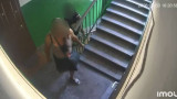 Қарағандыда әлеуметтік қызметкерміз деп кейуананы тонап кеткендер видеоға түсіп қалды
