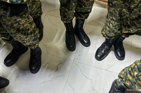 Қонаевта мерзімді әскери қызметші төртінші қабаттың терезесінен құлап кеткен