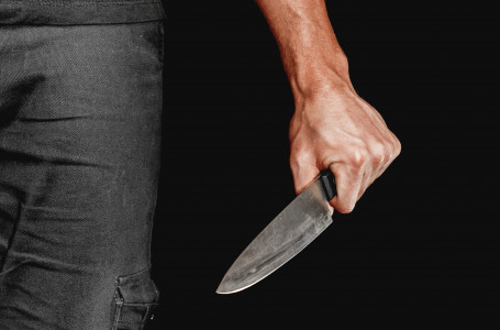 “Сұмдық көрініске үш жасар қыз куә болған“. Атырауда төрт баланың анасы кісі қолынан қаза тапты