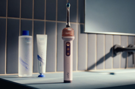Құны - 230 мың теңге: Dyson әлемдегі ең қымбат тіс щеткаларының бірін шығарды