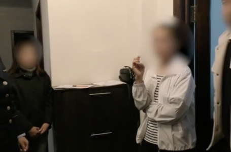 Астанада апалы-сіңлілі жұбайларымен бірге притон ұйымдастырды деп айыпталып отыр