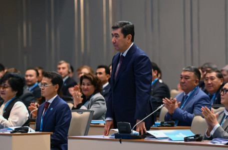 Қошанов Қазақстан Халық Кеңесінің төрағасы болып сайланды