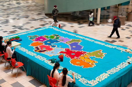 Астаналық педагогтің киізден жасалған Қазақстан картасы әлемдік рекордтар кітабына енді