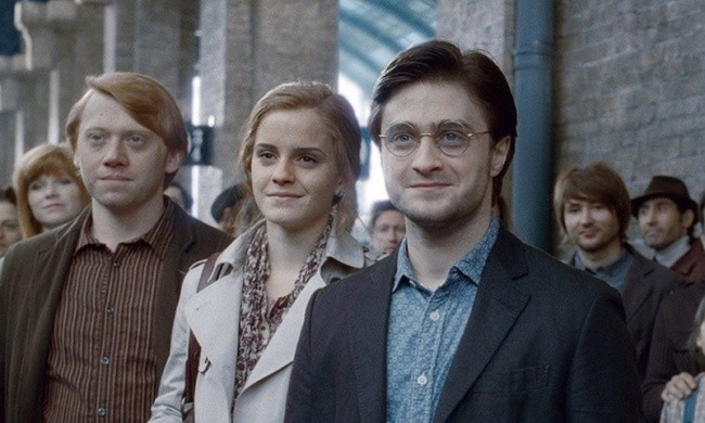 Джоан Роулинг 34 жастағы Гарри Поттер туралы жаңа әңгіме жазды 