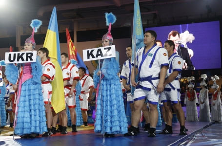 Таразда қазақ күресінен «Еуразия барысы» ІІ халықаралық турнирі басталды