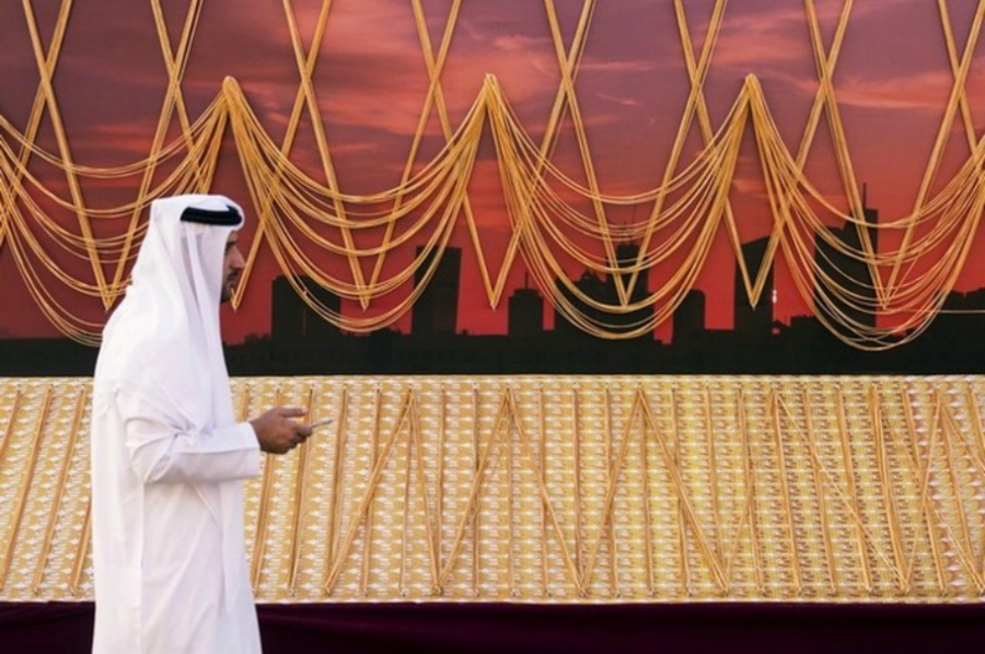 Самое длинное арабское. Самая длинная Золотая цепочка. Рекорды ОАЭ. Дубай рекорды. Рекорды Гиннесса в Дубае.