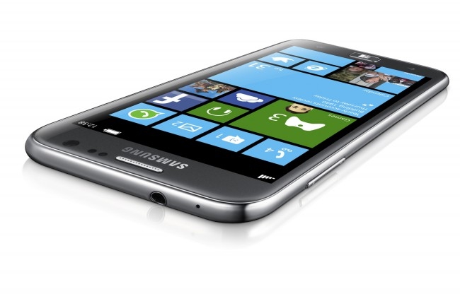 Samsung Windows смартфондарына көңіл бөлмек 