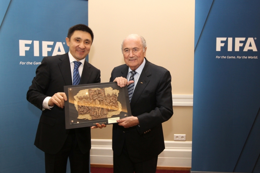 Қазақстан футбол федерациясының президенті ФИФА басшысымен кездесті