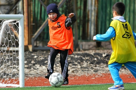 «Аякс» академиясы қазақ балаларына футбол әліппесін үйретеді 