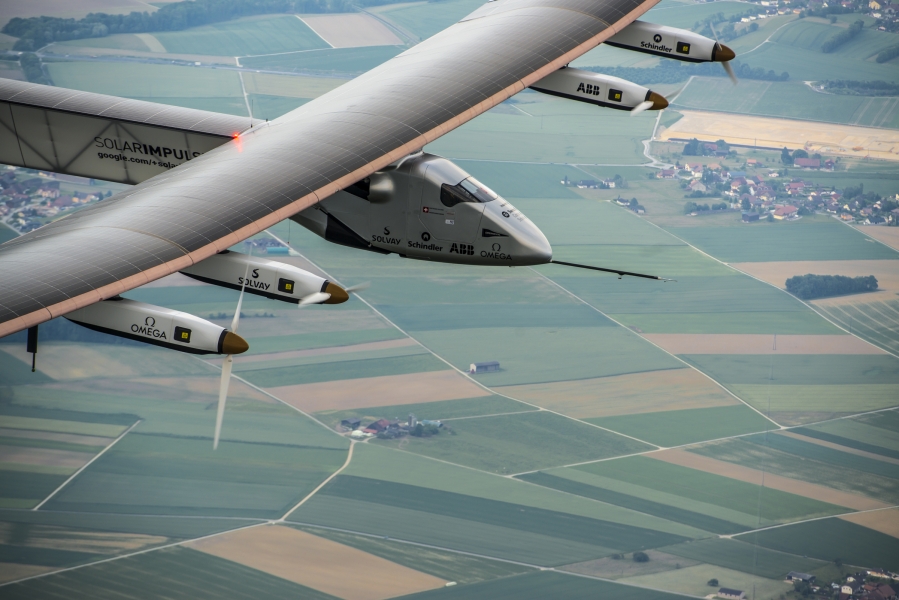 Solar Impulse ұшағы 12 кезеңнен тұратын саяхаттың бірінші кезеңін аяқтады