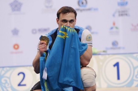 Илья Ильин әлемнің ең үздік ауыр атлеті атанды