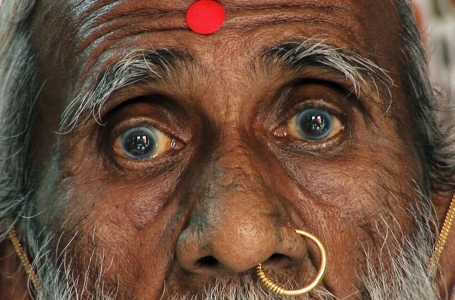 Үндістанда 76 жыл тамақтанбаған қария өмір сүреді