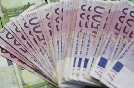 Ұлыбританиялық жұп EuroMillions лотереясын екінші рет ұтып алды